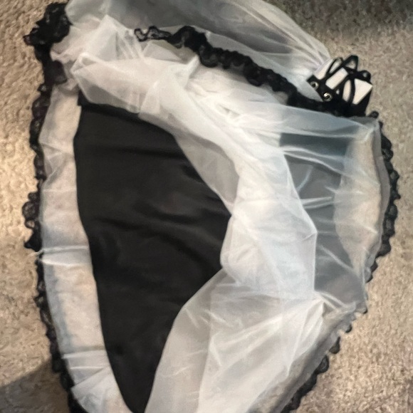 Black and white Goth/ Punk lace skirt. - Picture 3 of 4